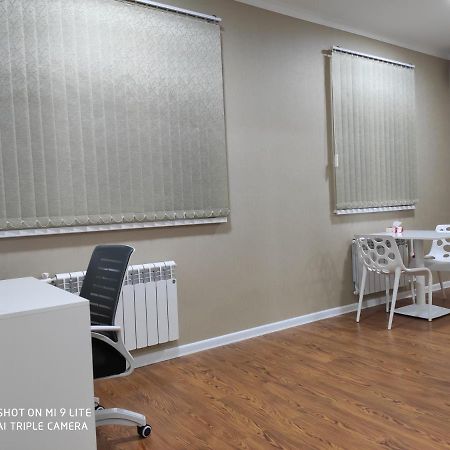 1-Bedroom Apartment In The Very City Center タシュケント エクステリア 写真