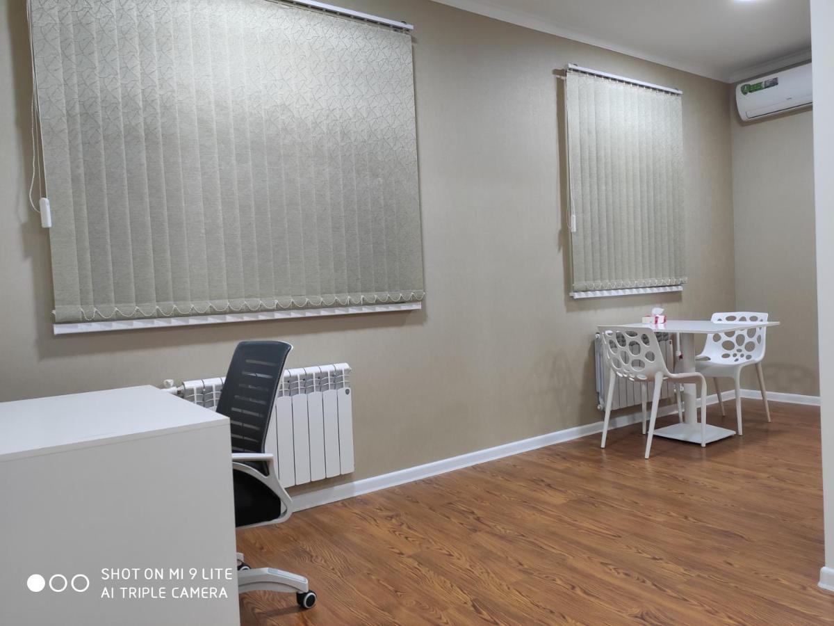 1-Bedroom Apartment In The Very City Center タシュケント エクステリア 写真