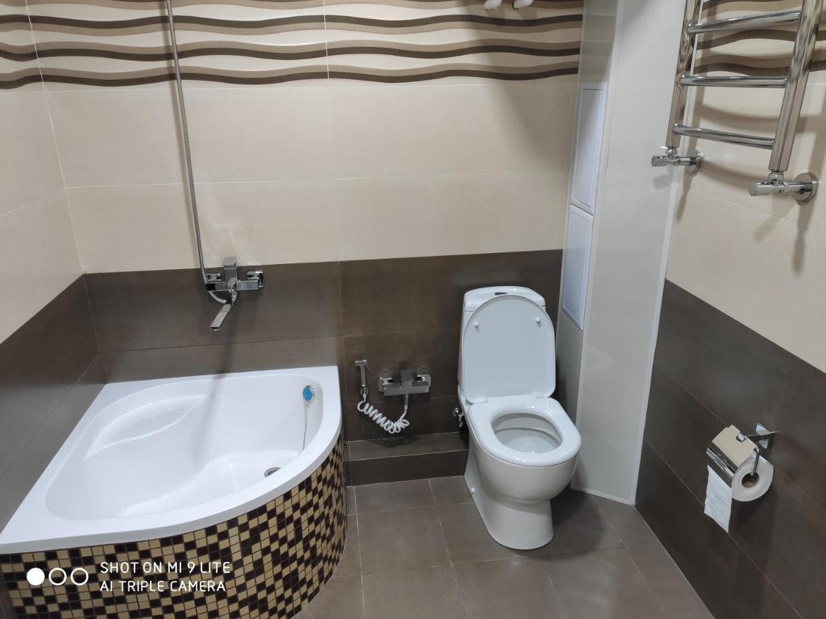 1-Bedroom Apartment In The Very City Center タシュケント エクステリア 写真